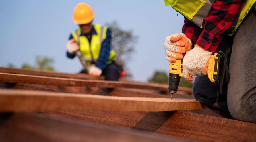 Expert Emergency Roof Repairs services in Dyersville, IA